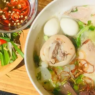Bánh canh xương thịt trứng cút - 30.000 ₫ tại 3 Chị Em - Bánh Canh, Nui & Hủ Tiếu - Thích Quảng Đức