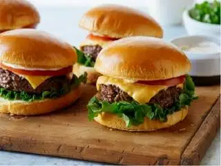 Hamburger Bò + Phô mai - 44.000 ₫ tại Burger Anh Bầu - Nguyễn Hữu Hào
