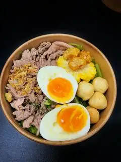 Bún/ Mì Thái Bò Trứng - 72.000 ₫ tại Rodstarz - Bún Thái Nguyễn Phương - Lê Bình