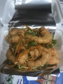 Hình ảnh Mì trộn tôm định hình ô ngon