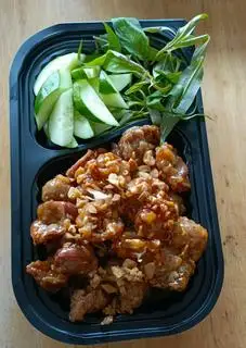 Hình ảnh Chân gà chiên mix ,mề gà , sốt bơ mắm tỏi