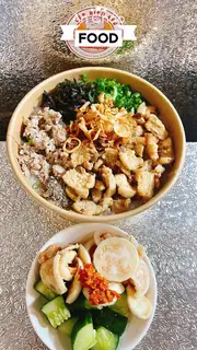 Hình ảnh Cháo trai mix nấm tóp mỡ
