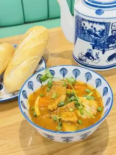 Hình ảnh Bò sốt vang chay Bát Hạnh