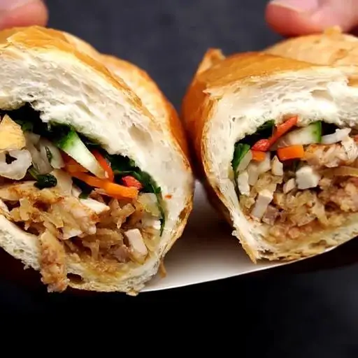 Bánh mì xíu mại bì - 33.000 ₫ tại Bánh Mì Xíu Mại Má Tư - Cô Bắc