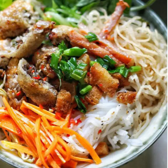 Bún Thịt Nướng + Nem Nướng - 45.000 ₫ tại Cơm Tấm Đường Ray & Bún Thịt Nướng - Đường 49