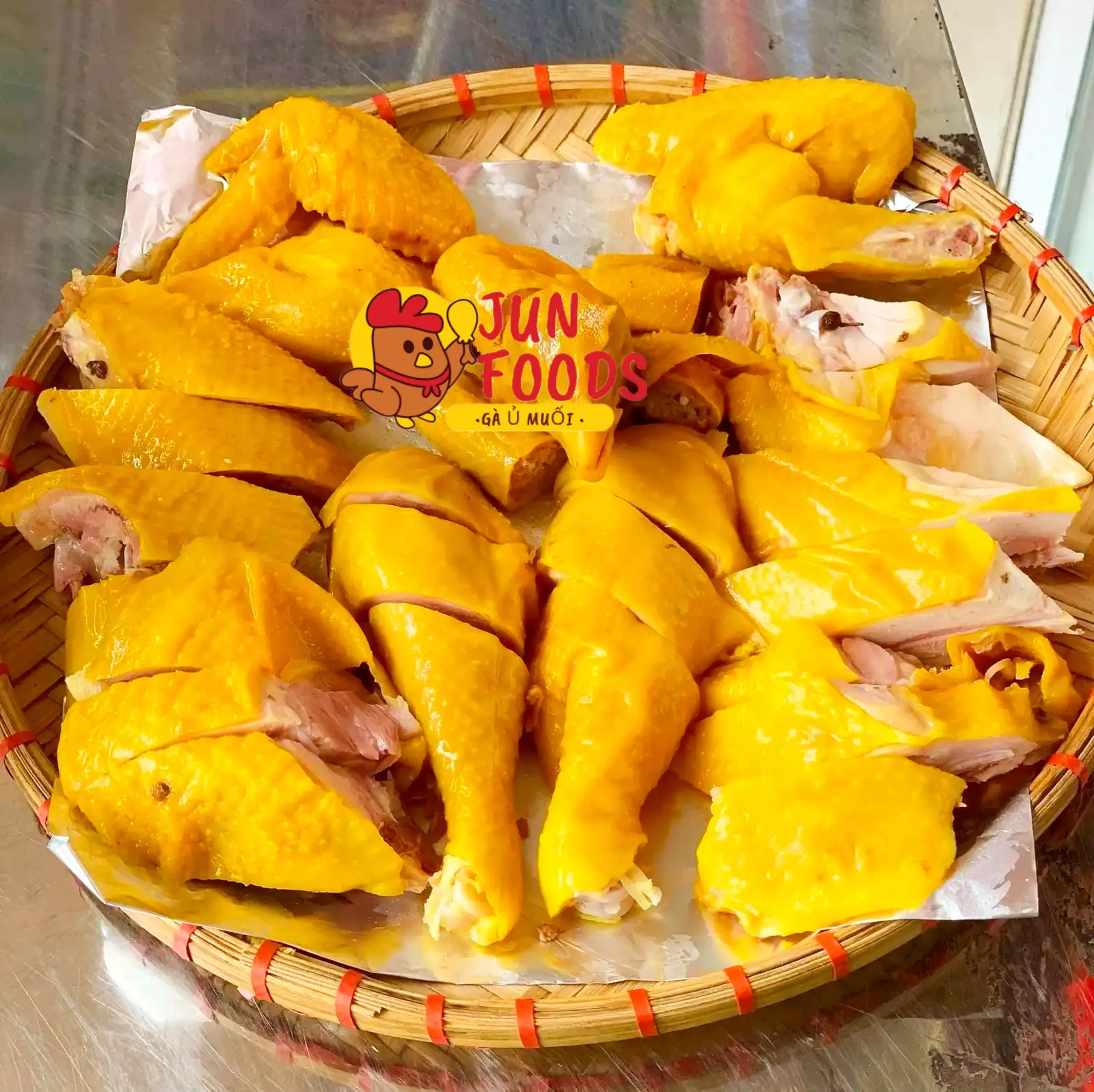 Gà Ủ Muối Hoa Tiêu - Nguyên Con (bỏ đầu cổ chân) - 273.000 ₫ tại Jun Foods - Gà Ủ Muối Hoa Tiêu, Chân Gà & Ăn Vặt - Chu Văn An