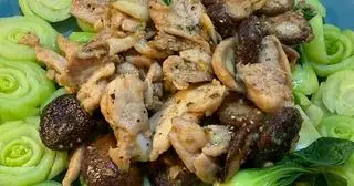 Hình ảnh Cơm Gà Xào Nấm Đông Cô