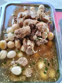 Hình ảnh sườn non kho trứng cút