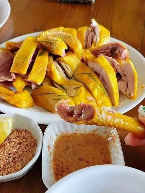Hình ảnh ???gà ủ muối hoa tiêu 1\2 con