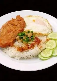 Hình ảnh Cơm sườn ốp la