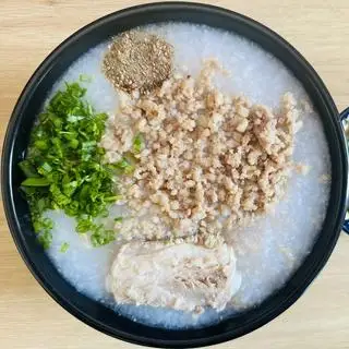 Cháo sườn thịt bằm - 57.000 ₫ tại Cháo Sườn & Mì Trộn HaBi A Péo’S - Nguyễn Gia Trí