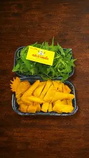 Hình ảnh Gà Ta Ủ Muối Nửa Con (Chặt Sẵn) Ăn Lạnh