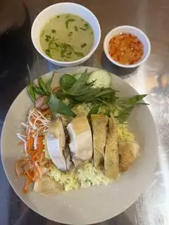 Hình ảnh Cơm gà chặt