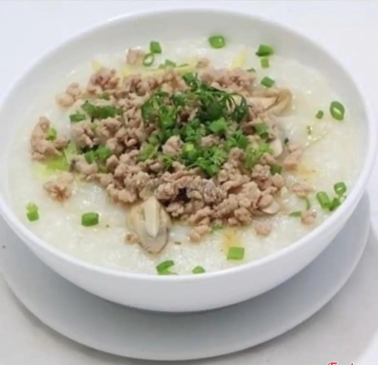 Hình ảnh Cháo thịt lợn băm + hành tươi, tía tô- đặc biệt to