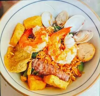 Hình ảnh Bánh đa trắng trộn hải sản