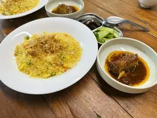 Hình ảnh Cơm rang sườn chua ngọt