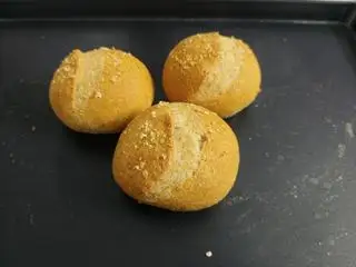 Hình ảnh Bánh mì yến mạch mix nguyên cám