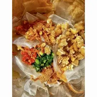 Hình ảnh Bánh Tráng Trộn Tóp Mỡ