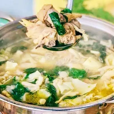 Lẩu gà vừa - 270.000 ₫ tại Lẩu Gà Lá É Phú Yên Hội Ngộ 2 - Thoại Ngọc Hầu