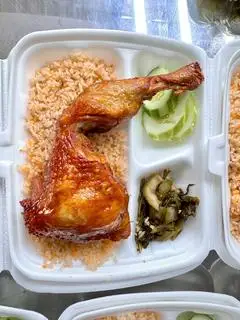 Hình ảnh Cơm góc tư gà ta đùi