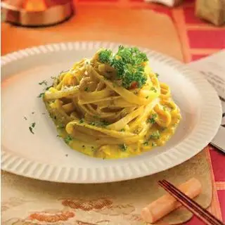 Mì Ý bí đỏ cá hồi - 77.000 ₫ tại Dabee's Kitchen - Nguyễn Duy Dương