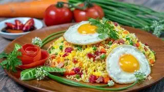 Hình ảnh Cơm chiên 2 trứng ốp la