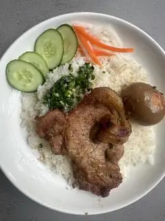 Hình ảnh Cơm Sườn Trứng Kho