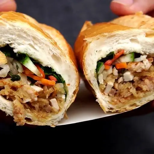 Bánh mì bì ốp la - 33.000 ₫ tại Bánh Mì Xíu Mại Má Tư - Cô Bắc