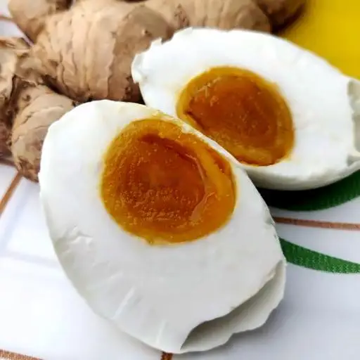 Trứng vịt muối - 12.000 ₫ tại Cháo Trắng & Kho Quẹt Tư Đình - Lê Văn Thọ