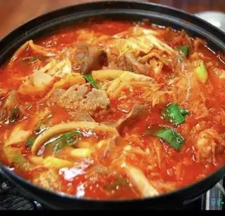 Hình ảnh Canh kim chi ba chỉ bò