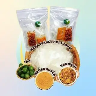 Bánh tráng muối tắc hành phi - 15.000 ₫ tại Bee - Bánh Tráng Quận 4 - Đoàn Văn Bơ