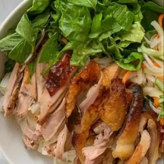 Hình ảnh Bún trộn gà nướng