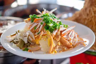 Cơm tấm Long Xuyên tiêu chuẩn - 61.000 ₫ tại Cơm Tấm Long Xuyên 888 - Cống Quỳnh