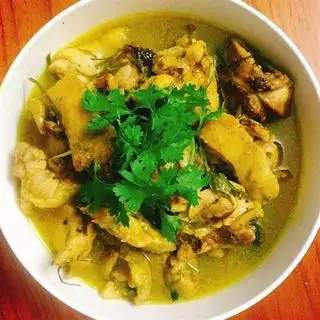gà kho  - 50.000 ₫ tại Cơm Nhà Mạ Tôi - Cơm & Mì Quảng - Trần Khánh Dư