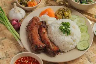 Hình ảnh Cơm tấm sườn non