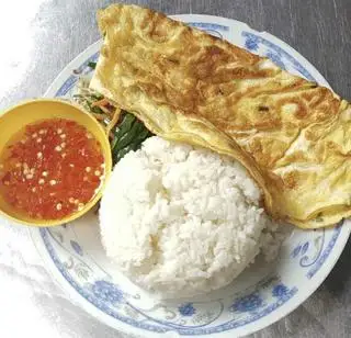 Cơm trứng chiên thịt bằm (2 trứng) - 43.000 ₫ tại Cơm Tấm & Cơm Trưa Văn Phòng - Đoàn Văn Bơ