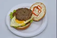 Hamburger bò trứng - 30.000 ₫ tại Bánh Mì Hà Nội - Nguyễn Trãi