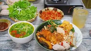 Hình ảnh Miến cá giòn trộn