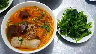Hình ảnh Canh Bún Cua + Giò