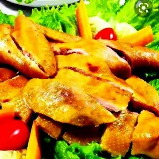 Hình ảnh Gà tươi hun khói 1/2 con