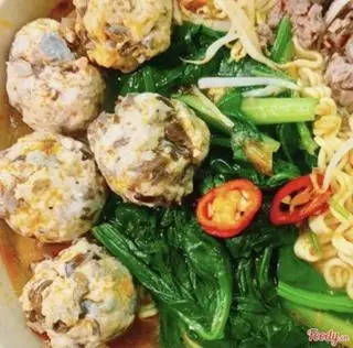 Hình ảnh Mì chua cay mọc
