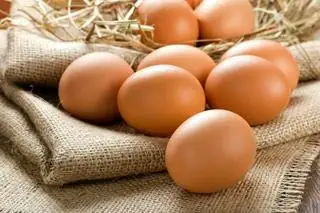 Hình ảnh Trứng gà ăn nhúng giấm 