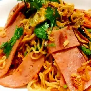 Hình ảnh Mì Xào Xúc Xích