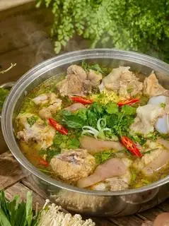 Hình ảnh Lẩu Giò Heo Hầm Xí Quách Chua Cay (6-7 người)