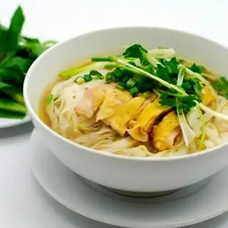 Hình ảnh ITEM-RPX3 - Phở gà cánh (Đã bao gồm 5k tiền hộp)