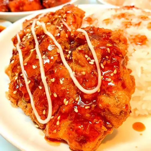 Cơm thịt heo chiên giòn sốt ngũ vị - 65.000 ₫ tại Hao House Chicken - Gà Sốt Chua Cay - Nguyễn Thiện Thuật