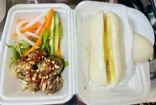 Bánh bao phô mai thịt nướng - 37.000 ₫ tại Bánh Mì Thanh Thảo - Đào Duy Từ