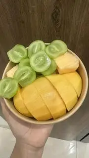 Hình ảnh Box Mix:Xoài chín +  nho xanh + dưa vàng ( 500g) 