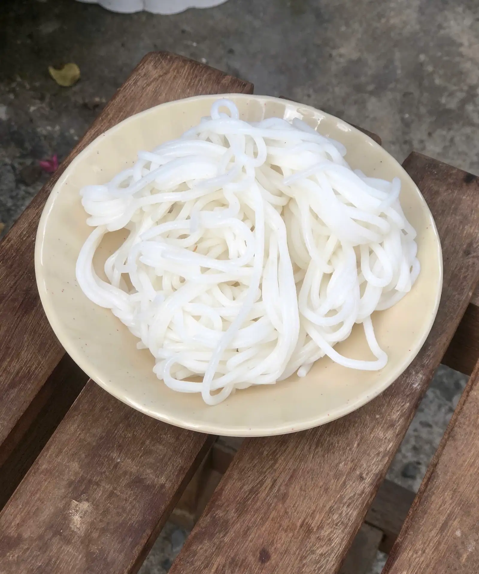 Bún Thêm - 8.000 ₫ tại Bún Bò Huế Mỡ Nổi Chị Duyên - Âu Dương Lân