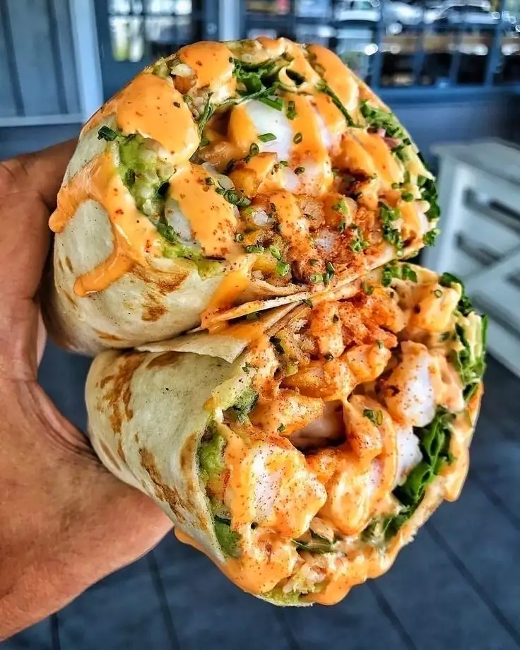Mega Tacos with Full toppings - 108.000 ₫ tại Feliz Tacos Hamburger - Lê Văn Duyệt